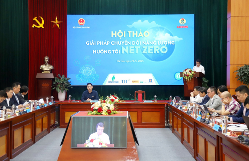 Hội thảo “Giải pháp chuyển đổi năng lượng hướng tới Net Zero” được tổ chức nhằm đề xuất các giải pháp tháo gỡ nút thắt trong quá trình phát triển năng lượng tái tạo tại Việt Nam