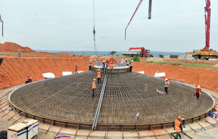xây dựng nhà máy điện